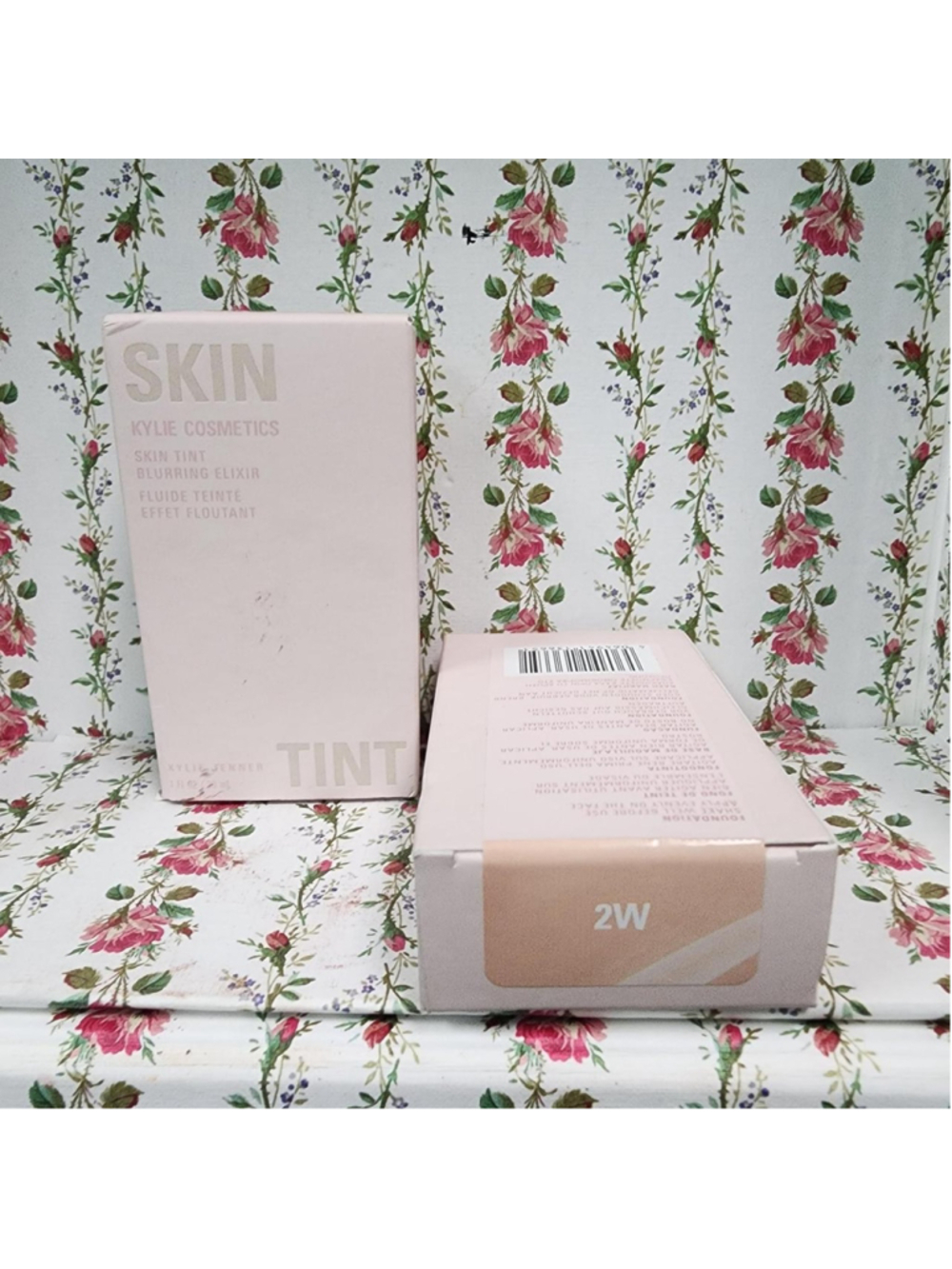 Kylie Skin Elixir Blurring Tint in shade 2W
#kylie #blurring